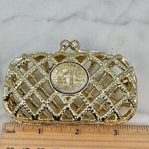 Vintage Las Vegas Coin Purse KISS Lock Metal Gold Tone Lattice Poker Chip Strip